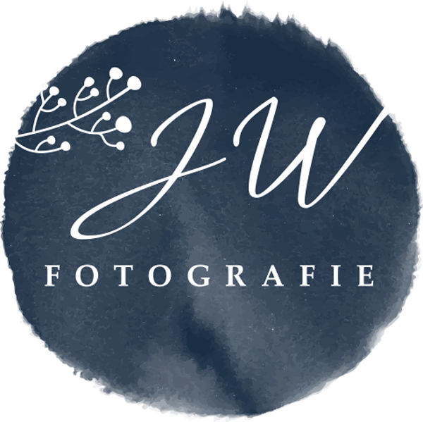 Logo_JuliaWindhaus_final-3